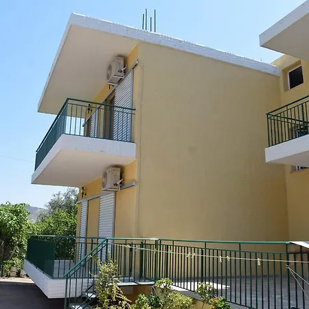 Rania Apartamento Tolón